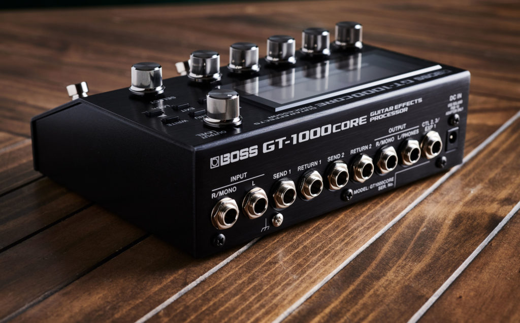 Achterkant BOSS GT-1000CORE